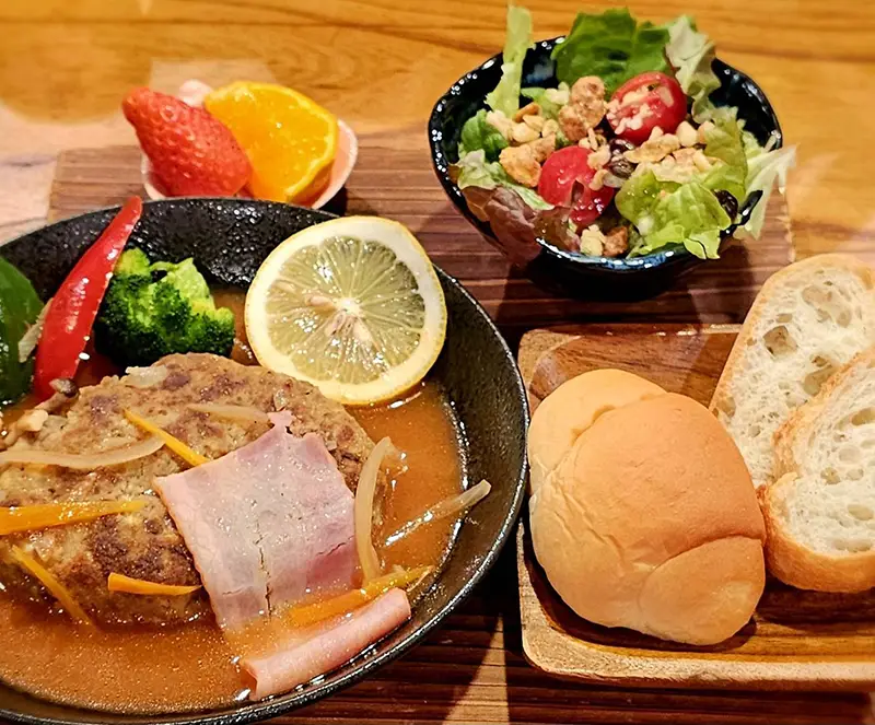 ふわふわスープハンバーグセット